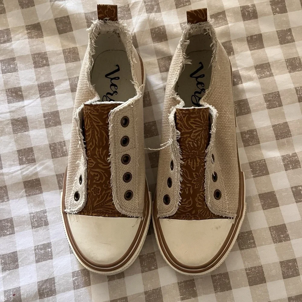 Very G 6.5 Boho Raw Edge Canvas Tooled Faux Leather Slip-On Y2K 90s Inspired